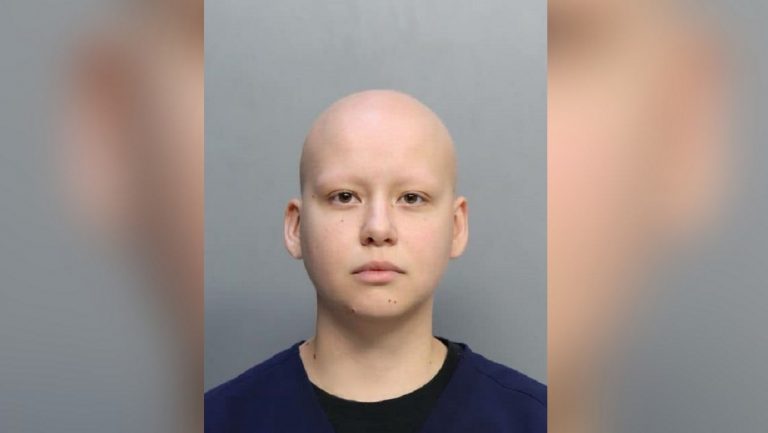 Comparece ante corte joven cubana acusada de fraude en Miami