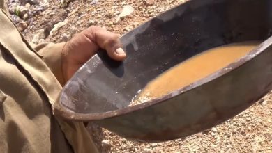 Extracción de oro en Cuba. (Captura de pantalla © Antoni Plana i Pla-YouTube)