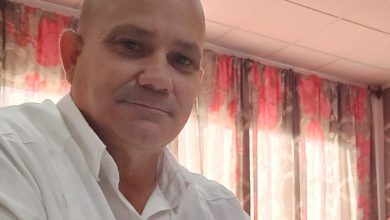 Funcionario de régimen que no pudo entrar a EEUU. (Foto © Livan Fuentes Alvarez-Twitter)