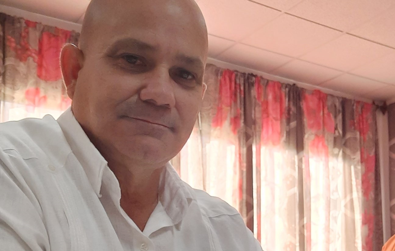 Funcionario de régimen que no pudo entrar a EEUU. (Foto © Livan Fuentes Alvarez-Twitter)