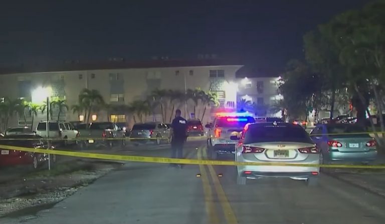 Encuentran los cuerpos de un adulto y un niño en un apartamento de Hialeah