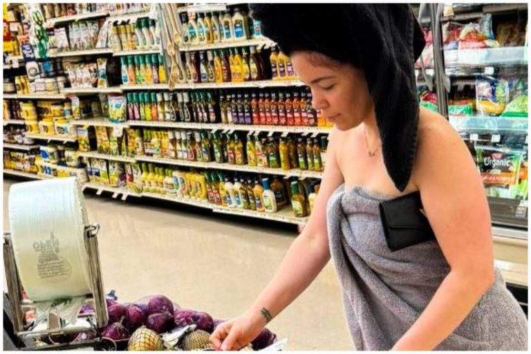 Cubana en EEUU viral por ir a comprar en toalla ¡Recién salida de bañar!