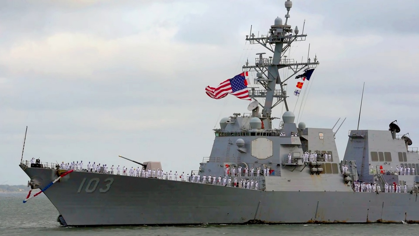 Imagen del destructor Truxtun, uno de los navíos movilizados por EEUU. (Captura de pantalla © Defense Now-YouTube)