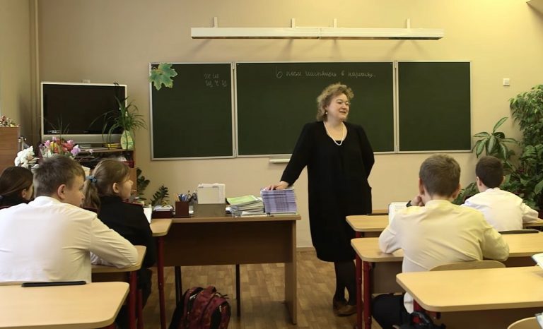 Profesores rusos enseñarán en Cuba con libros hechos por el Kremlin