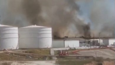 Incendio cerca de la Base de Supertanqueros. (Captura de pantalla © Mario J. Pentón-Facebook)