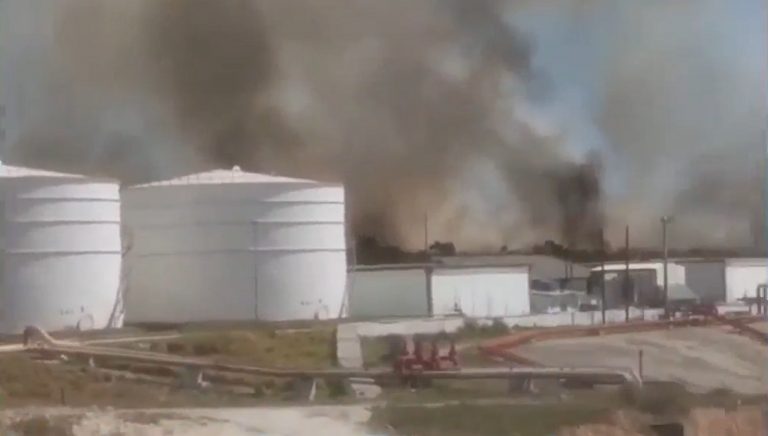 Denuncian incendio cerca de la Base de Supertanqueros de Matanzas