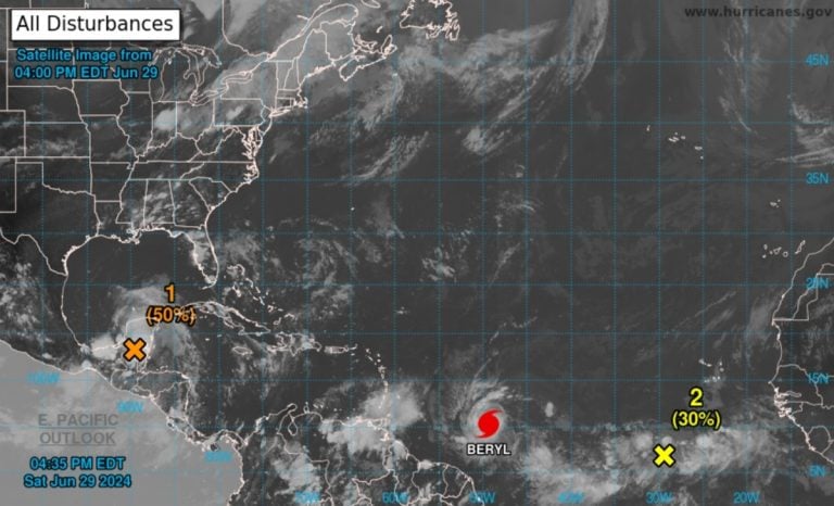 Alerta: la tormenta tropical Beryl se convierte en huracán