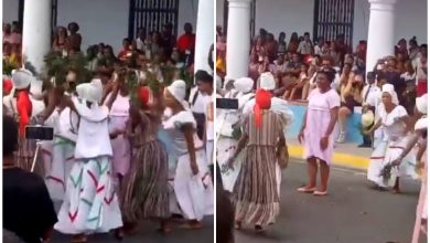Beatriz Johnson finge ceremonia yoruba. (Captura de pantalla © Yosmany Mayeta Labrada- Facebook)