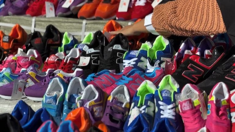 Aduana de Panamá retiene cargamento millonario de zapatos destinados a Cuba