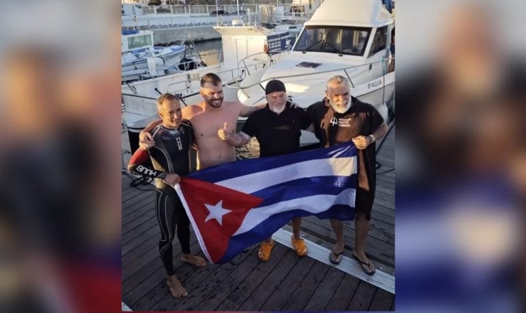 Dos cubanos cruzaron nadando el Estrecho de Gibraltar