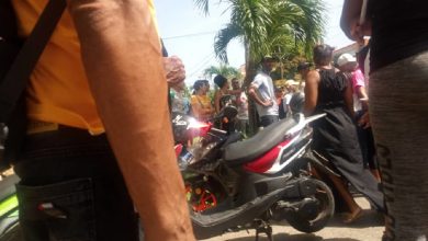 Cubanos protestan ante Embajada de Colombia en La Habana. (Foto © Periódico Cubano-Facebook)