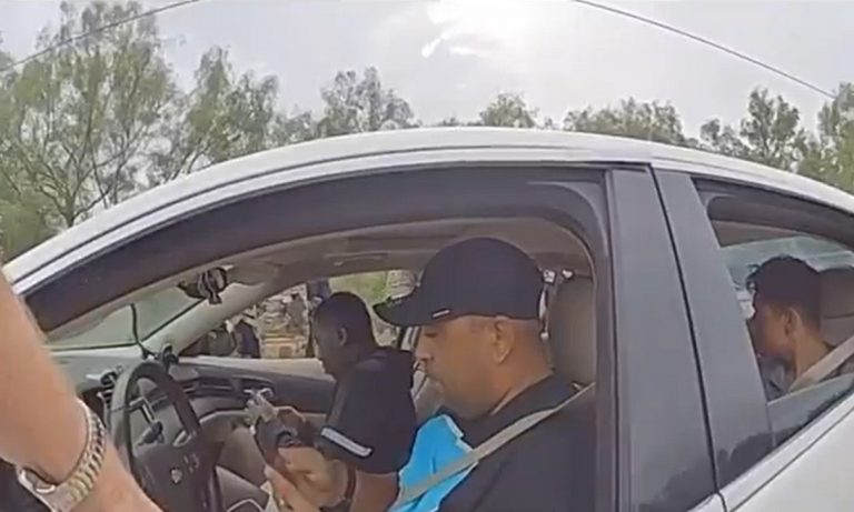 Detienen a dos cubanos por tráfico de personas en Texas