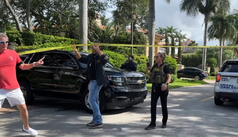 FBI efectúa operativo en casa del millonario cubanoamericano Sergio Pino