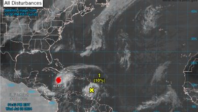 Huracán Beryl cerca de la Isla. (Captura de pantalla © NHC-Web)