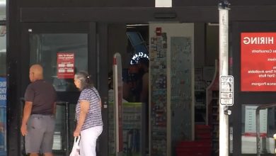Imagen de la farmacia en la que ocurrieorn los hechos. (Captura de pantalla © AmericaTeVe Miami-YouTube)