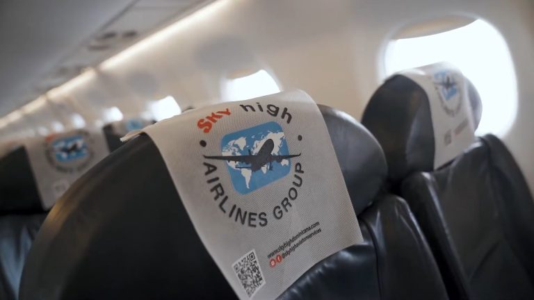 Aerolínea SKYhigh Dominicana deja a cientos de cubanos varados en tierra