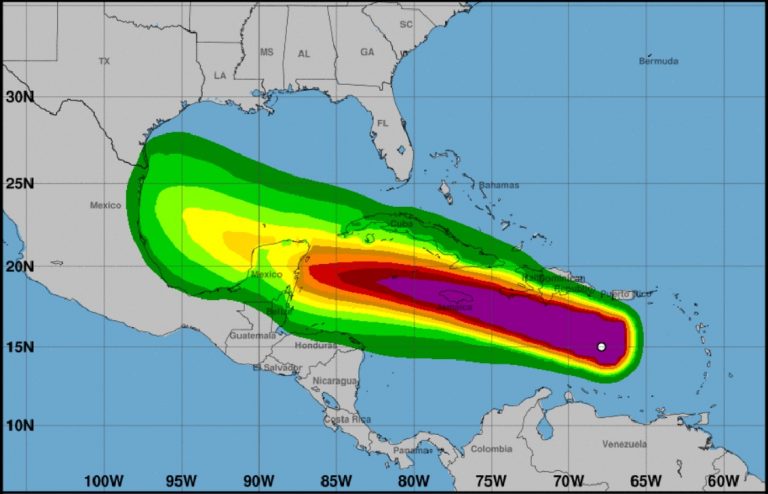 Beryl continúa su camino por el Caribe como un huracán categoría 5