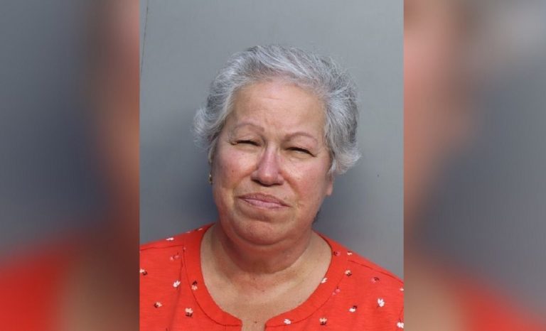 Inicia juicio contra cubana acusada de estafar a una anciana enferma de cáncer