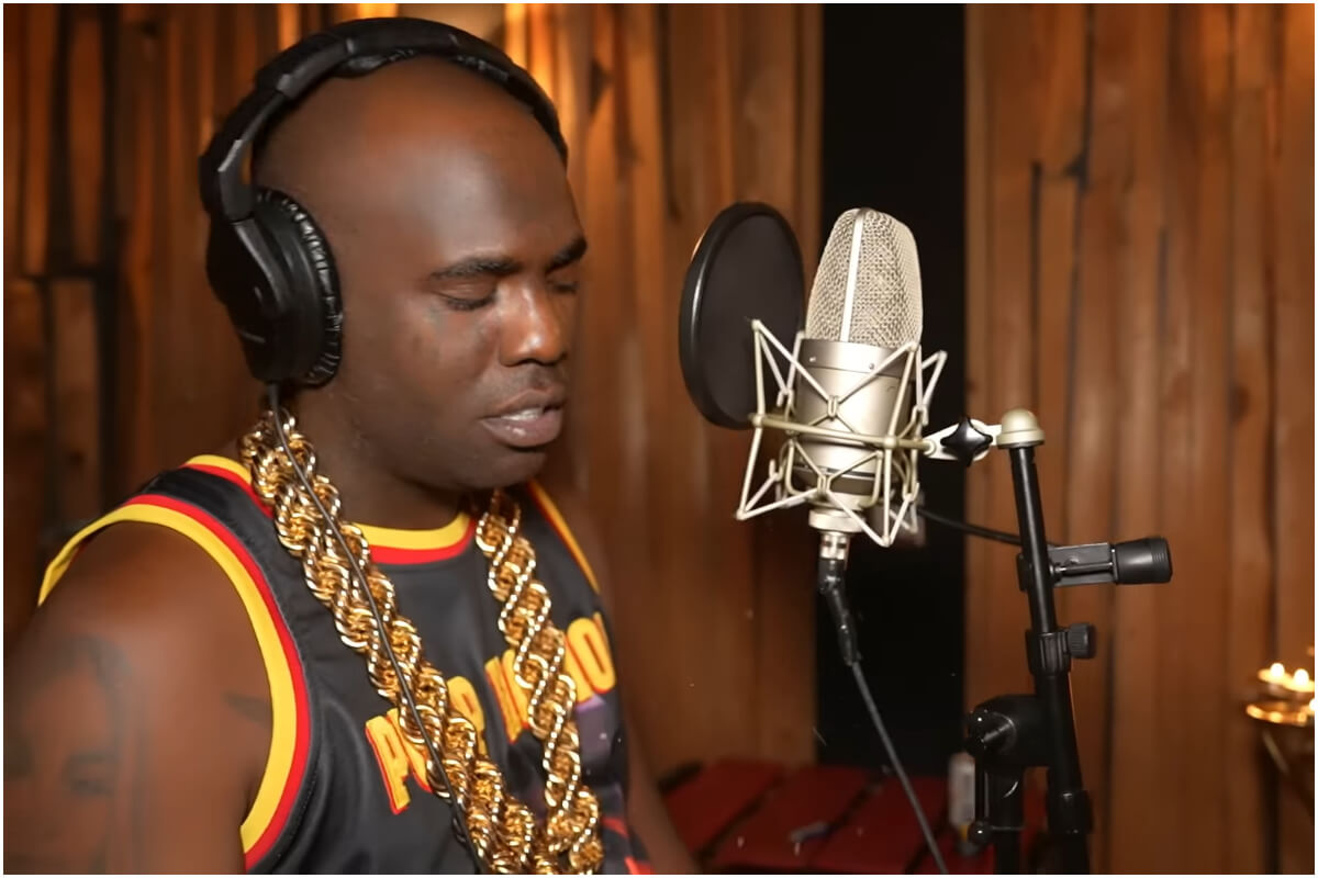 El reguetonero Chocolate MC es uno de los más polémicos de Cuba. (Captura de pantalla © Chocolate MC- YouTube)