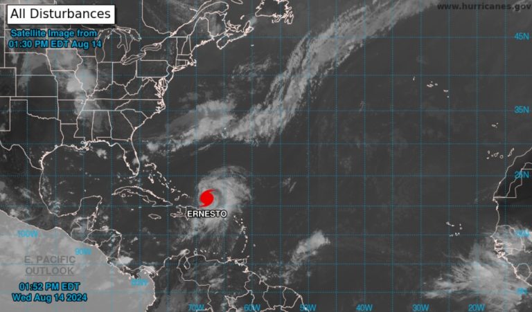 La tormenta tropical Ernesto se vuelve huracán tras pasar por Puerto Rico