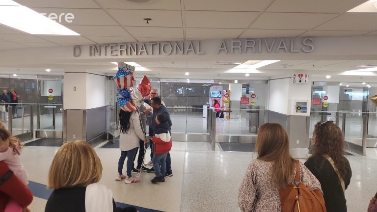 Administración de Trump cancela el parole humanitario y acelera deportaciones