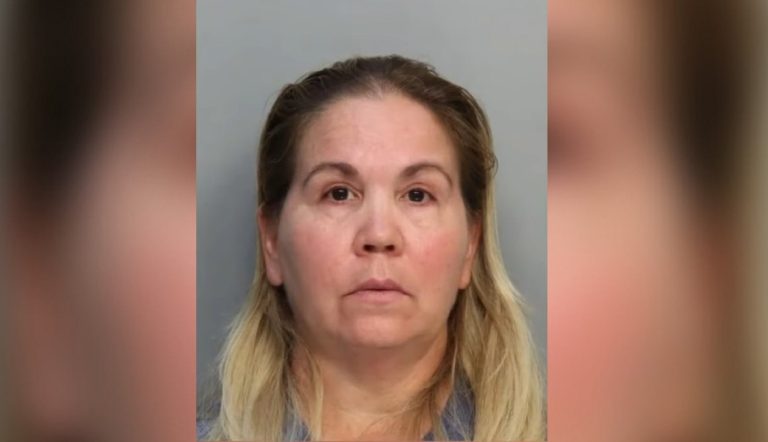 Cubana arrestada por robarle dinero a una anciana en Miami