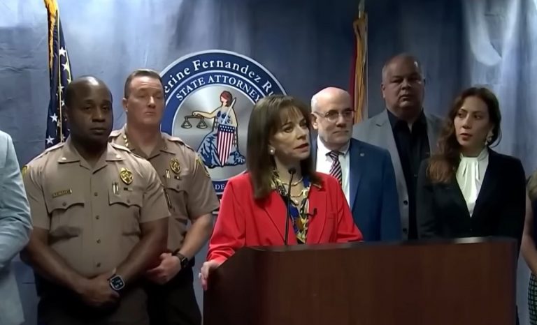 Arrestan a cubanos que eran parte de red dedicada al robo de catalíticos en Florida
