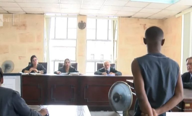Condenan a trabajadores estatales tras desvío millonario en Santiago de Cuba