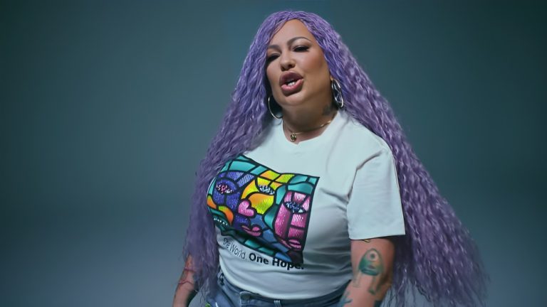La Diosa canta una canción escrita por uno de sus seguidores