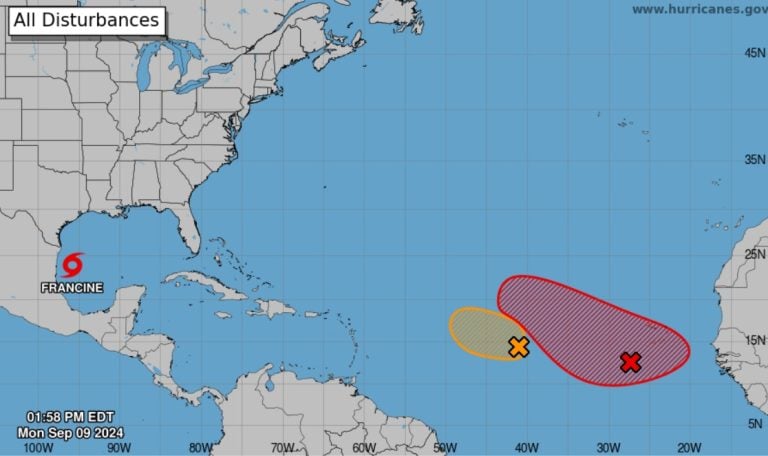 Se vigilan dos potenciales depresiones tropicales en el Atlántico