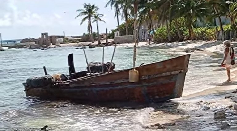 México: una veintena de balseros cubanos desembarcó en Isla Mujeres