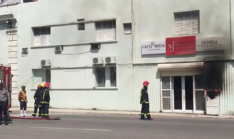 La Habana: ocurre incendio en la sede de la Gaceta Oficial