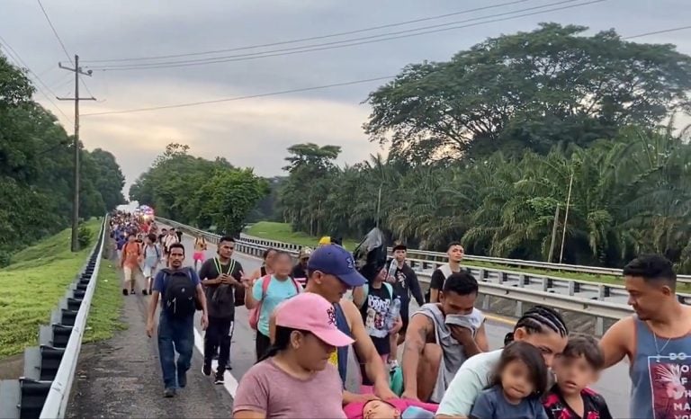 Migrante cubano enfermo con gusano barrenador pide ayuda a Claudia Sheinbaum