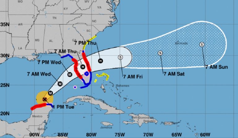 Huracán Milton baja a categoría 4 mientras continúa su paso hacia Florida