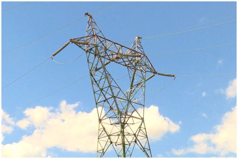 Cuba no se recupera de apagón masivo: opera un tercio de capacidad eléctrica