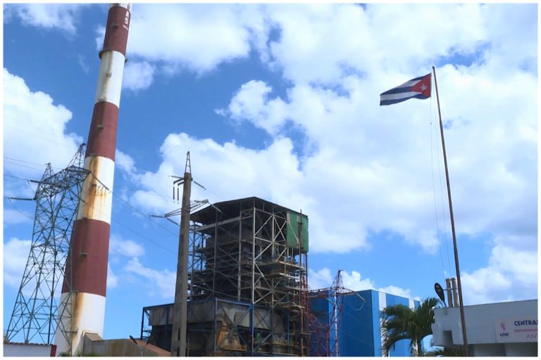 La Guiteras y Máximo Gómez fuera de servicio: empeoran apagones en Cuba