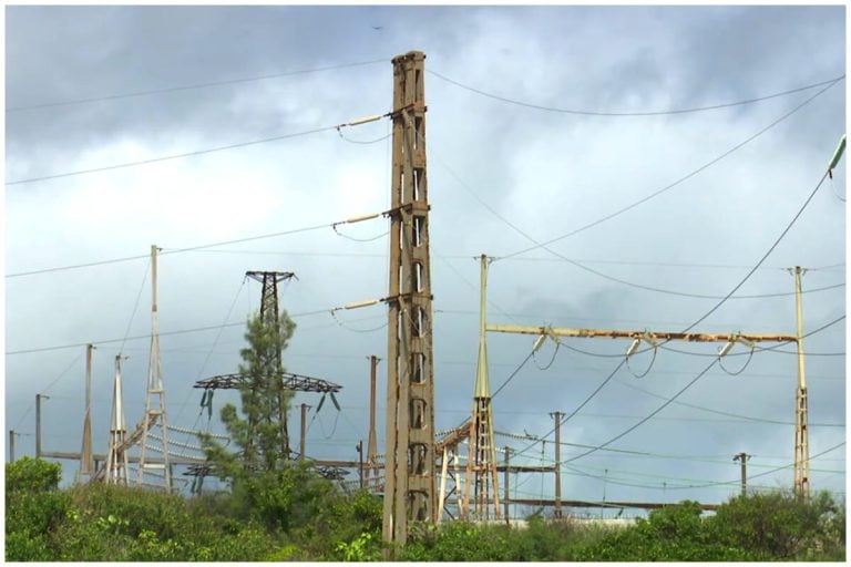 Casi 1.800 MW de déficit eléctrico en Cuba tras protestas por apagones