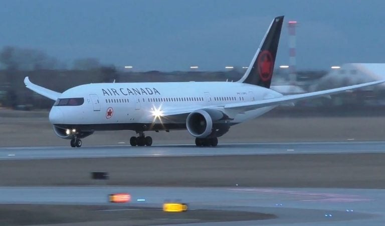 Tres aerolíneas canadienses dejan de operar permanentemente en Cuba