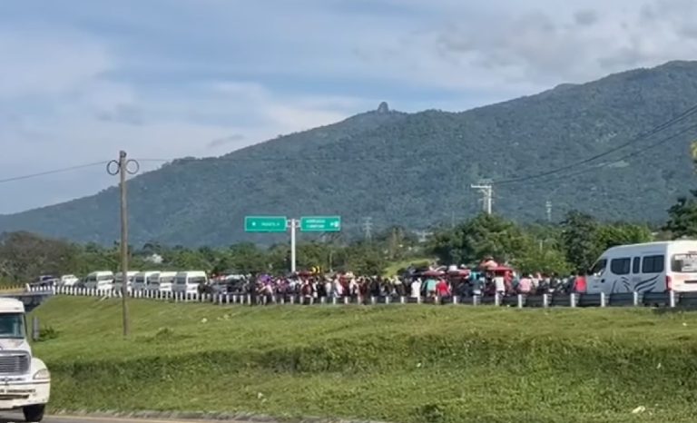 Caravana migrante se abre paso por México antes del regreso de Trump