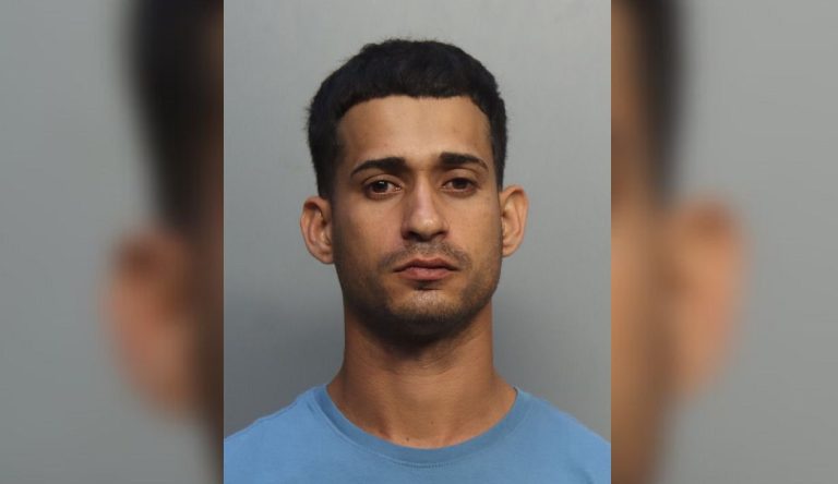 Cubano es arrestado en Miami por exhibicionismo: tiene más de 20 cargos