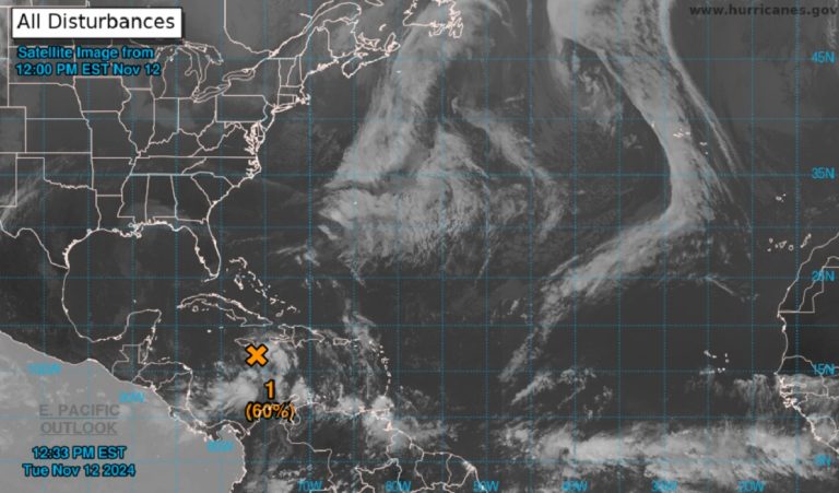 Alertan sobre onda tropical cerca de Cuba que podría volverse depresión