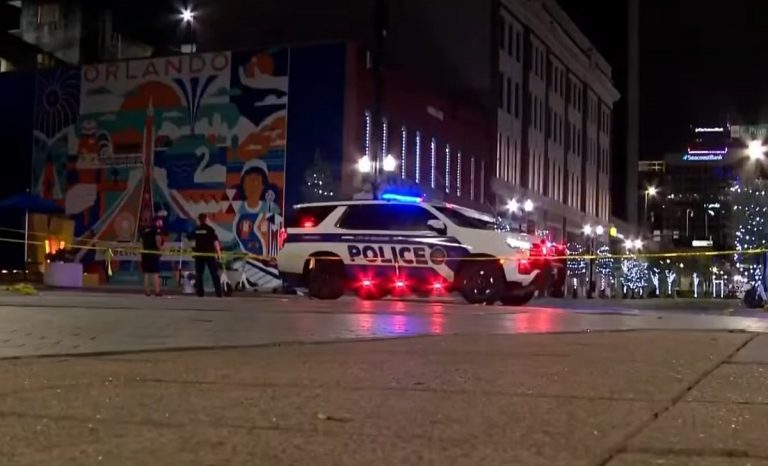 Registran mortal tiroteo durante fiesta de Halloween en el centro de Orlando