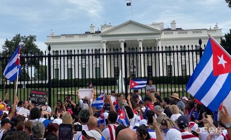 ¿Qué pasará con los cubanos con I-220A tras la llegada de Trump al poder?