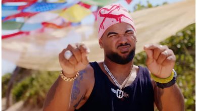 Johayron lleva al menos un año con su novia, que ya lo ama intensamente. (Captura de pantalla: Planet Records Cuba Miami- YouTube)