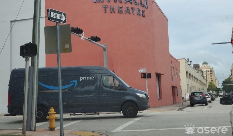 Amazon cierra tiendas y despedirá a más 16.000 de sus empleados