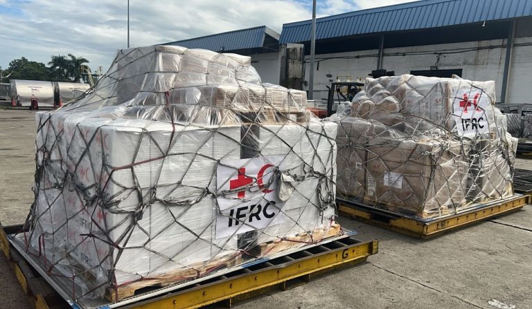 Llegan a Cuba 24 toneladas de ayuda para afectados por huracán Rafael