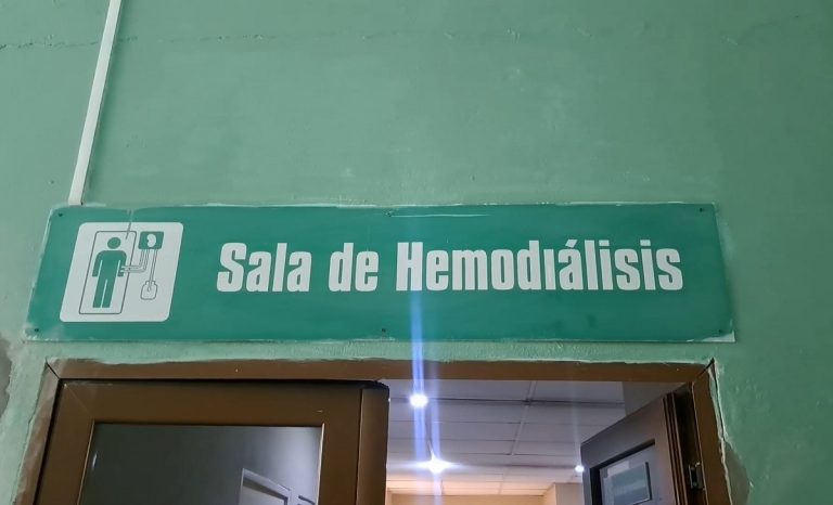 Casi 100.000 personas esperan cirugía en medio de crisis sanitaria en Cuba