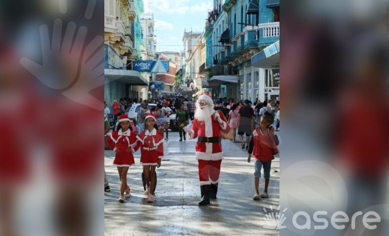 Ver para creer: Santa Claus se pasea por el Boulevard de San Rafael