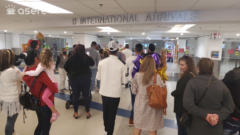 Aeropuerto Internacional de Miami rompe récord de viajeros en un solo día