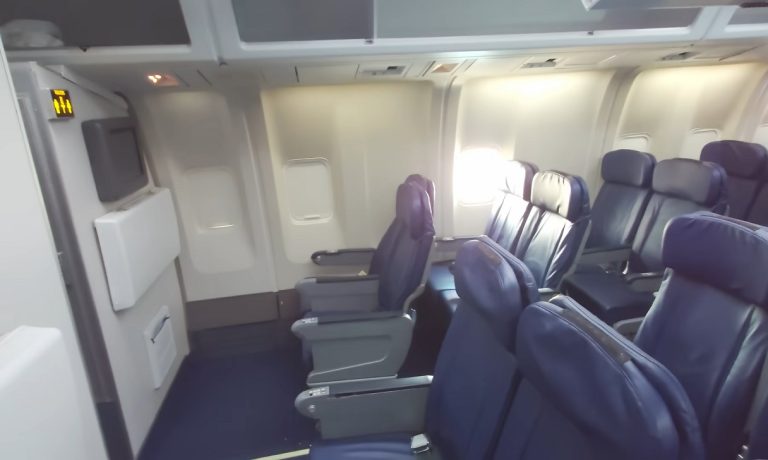 Pasajeros de un vuelo entre Miami y Camagüey son evacuados tras incidente